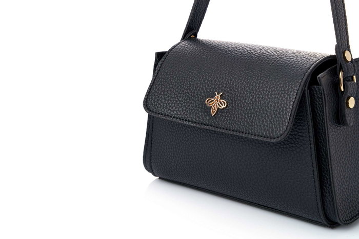 Lucky Bees Bolsa de Hombro Negra en Cuero de Polivinilo, 23x10x15 cm